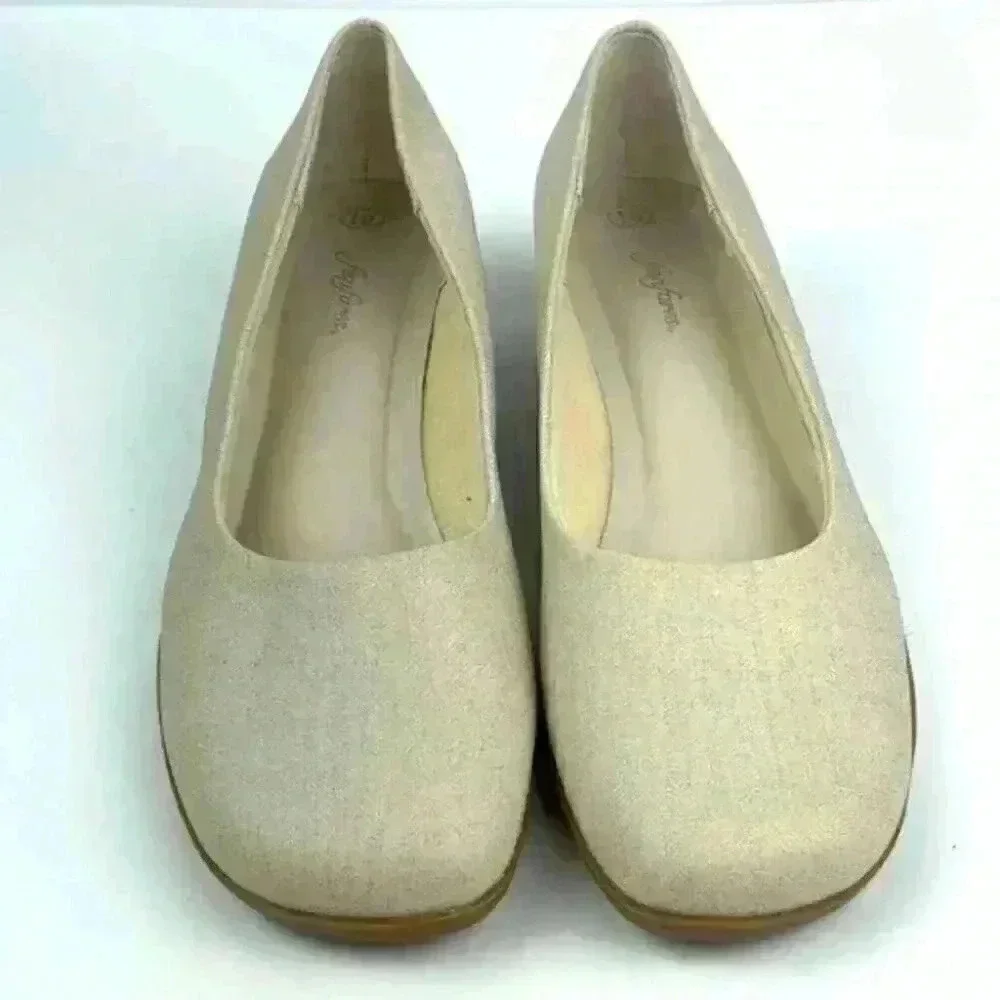 Fanfares womans flats Jeanne size 10 beige loafers 90s vintage